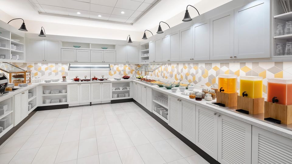 Restaurant/places to eat, Buffet breakfast