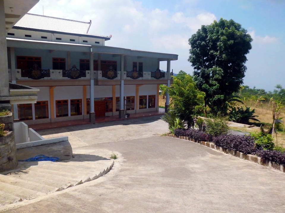 Property building, Area and facilities, Location