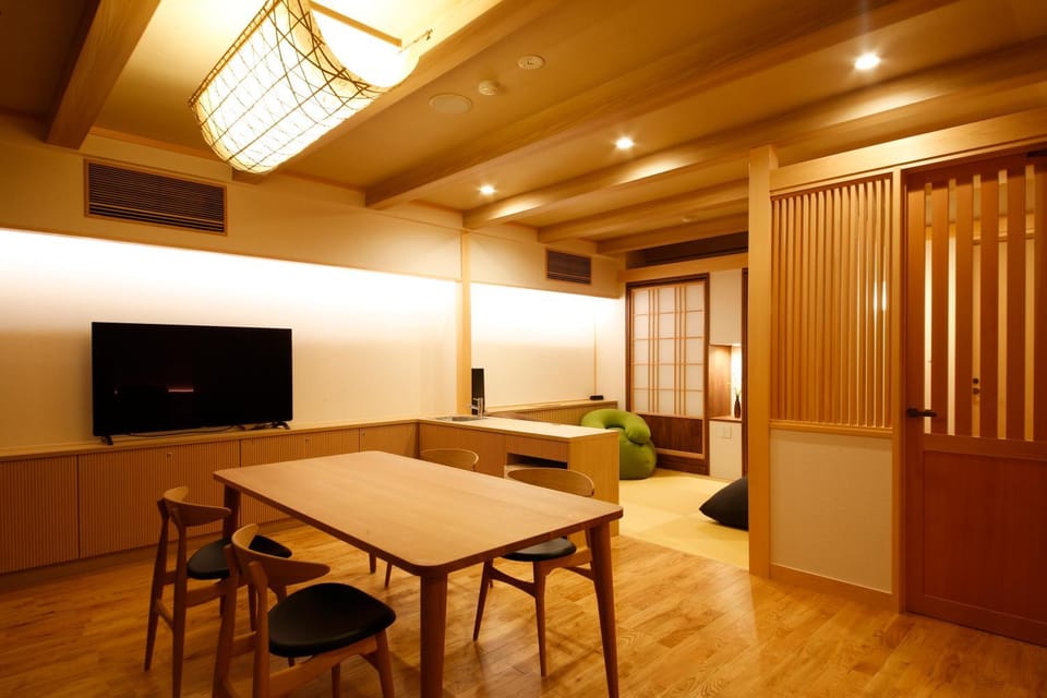 Communal lounge/ TV room, Living room, Dining area