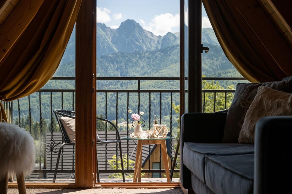 View (from property/room), View (from property/room), Balcony/Terrace, Seating area, Garden view, Landmark view, Landmark view, Mountain view, Mountain view