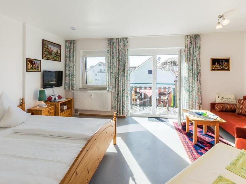 Property building, Living room, Bedroom