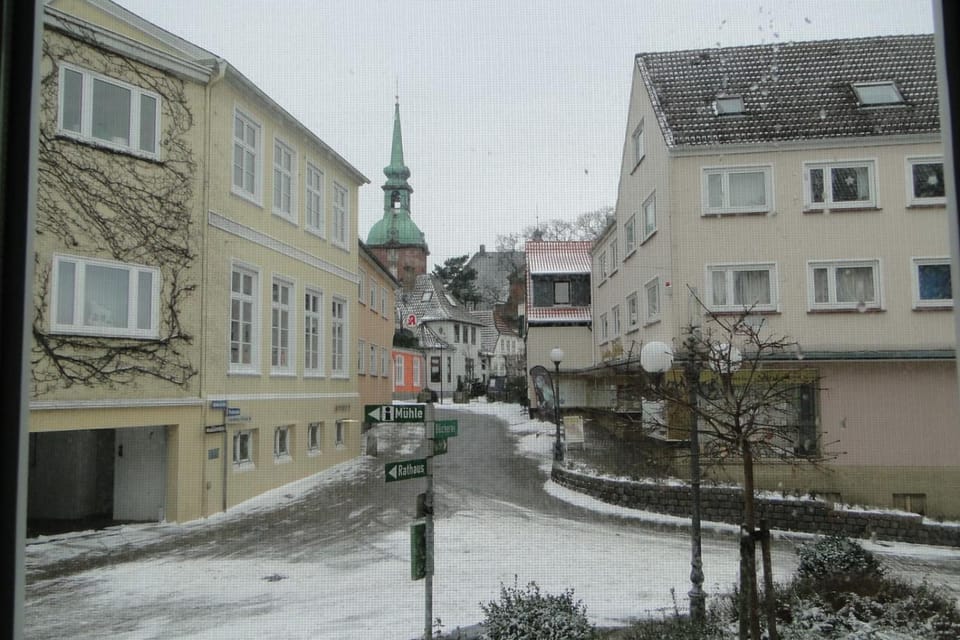 Day, Neighbourhood, Winter, Street view