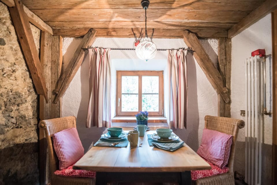 Dining area, kitchen