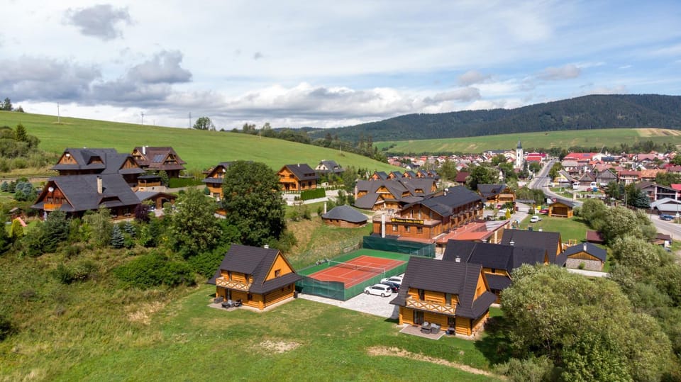 Property building, Neighbourhood, Mountain view