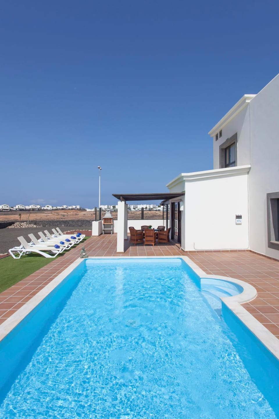 Off site, Garden, Area and facilities, Swimming pool