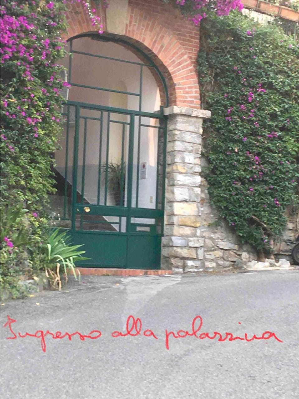 Facade/entrance