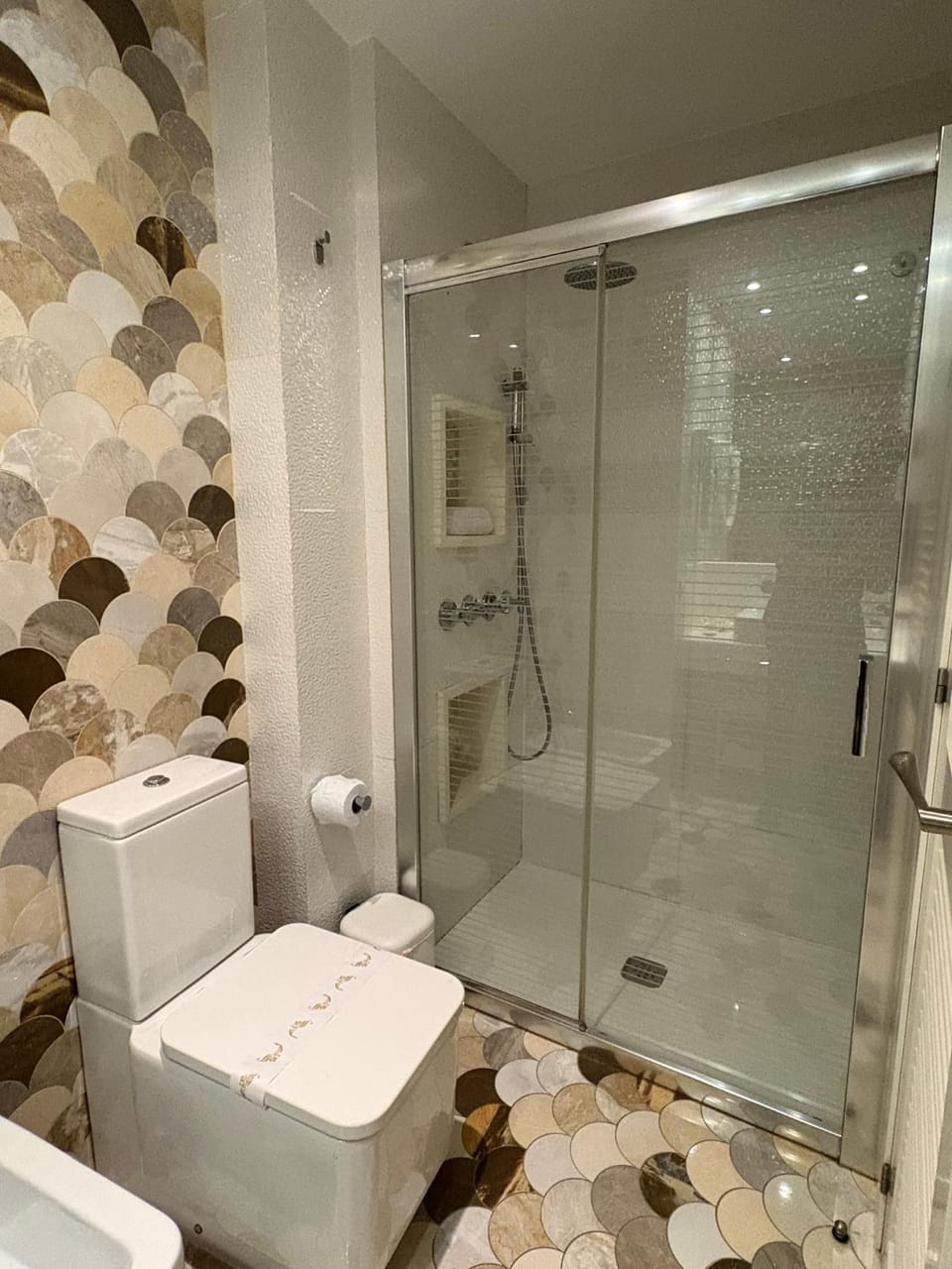 Shower, Bathroom, bidet
