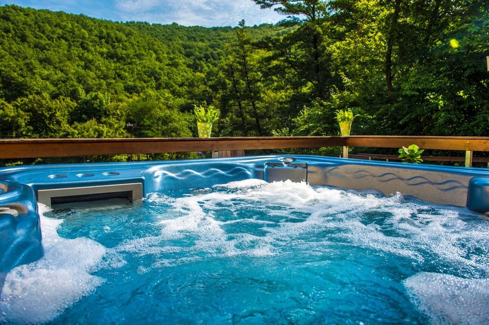 Patio, View (from property/room), Balcony/Terrace, Evening entertainment, Mountain view, Swimming pool