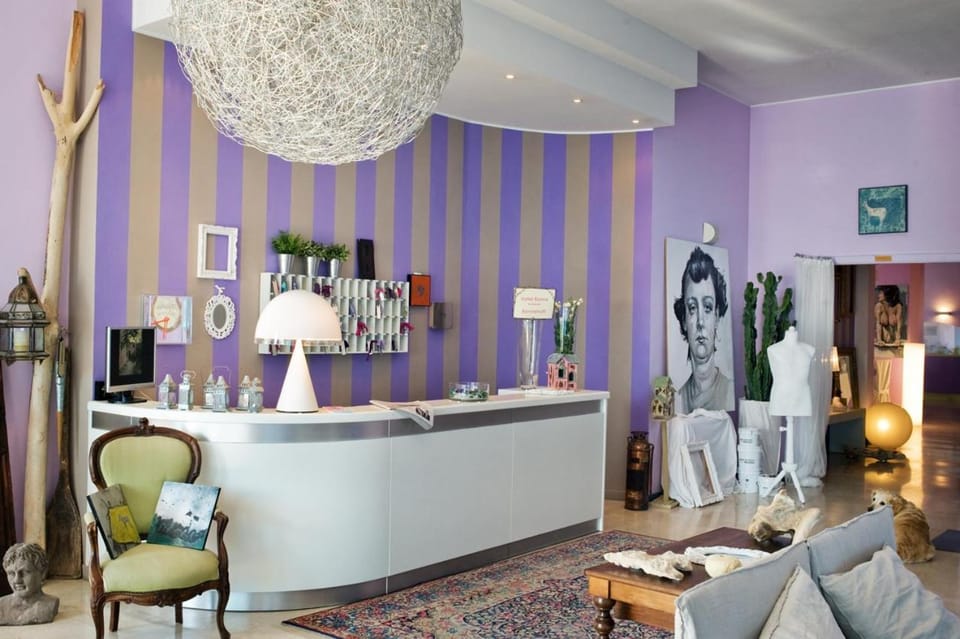 Lobby or reception, Lobby or reception