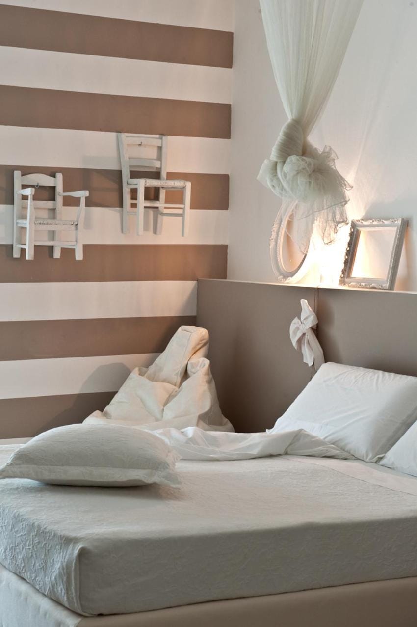 Bed, Photo of the whole room, Decorative detail