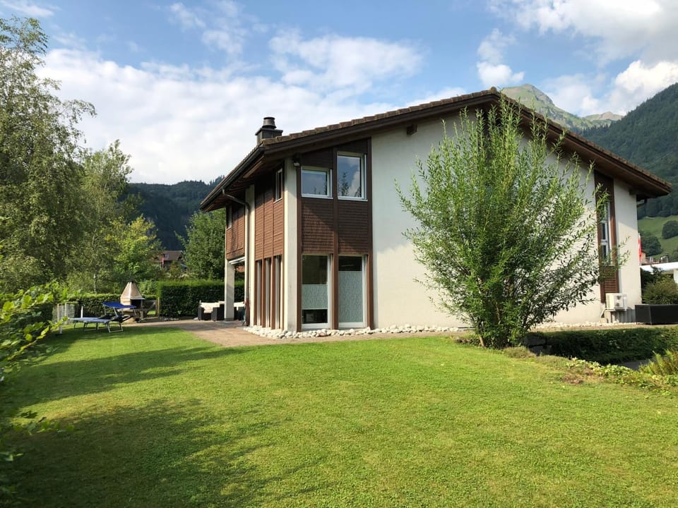Property building, Facade/entrance, Garden
