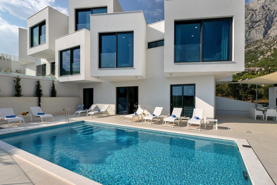 Balcony/Terrace, Swimming pool