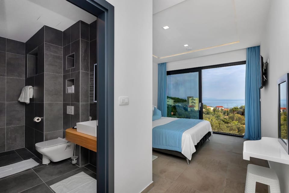 Bedroom, Garden view, Lake view, Pool view, Sea view, Inner courtyard view