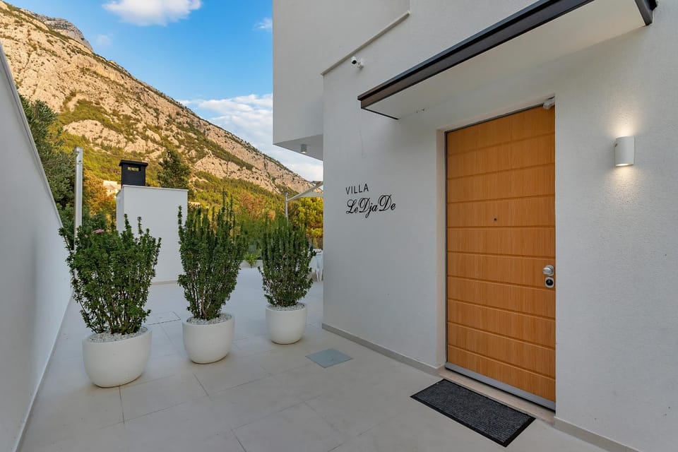 Patio, BBQ facilities, Garden, Balcony/Terrace