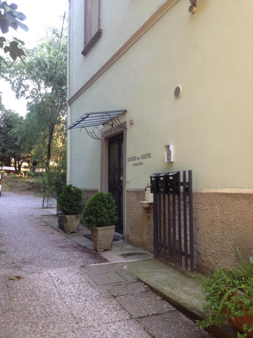 Facade/entrance