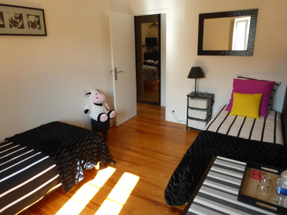 Bed, Other, Photo of the whole room, Decorative detail