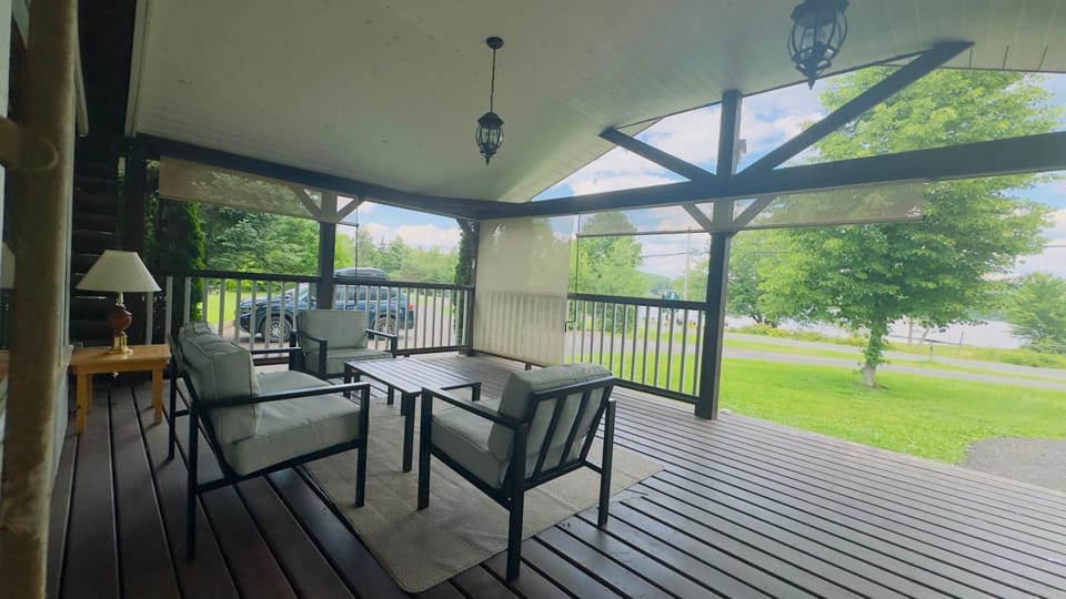 Patio, View (from property/room), Balcony/Terrace, Seating area, Garden view