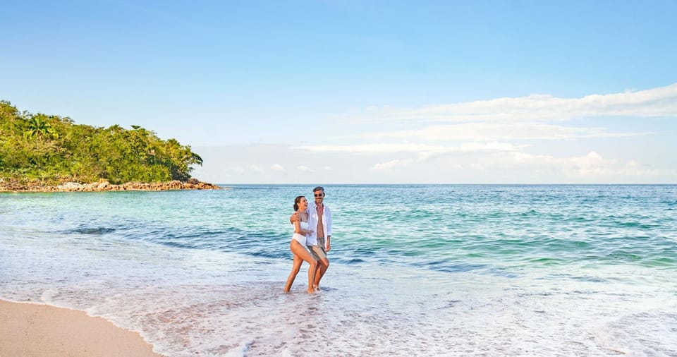 Day, Natural landscape, Beach, Guests, Sea view