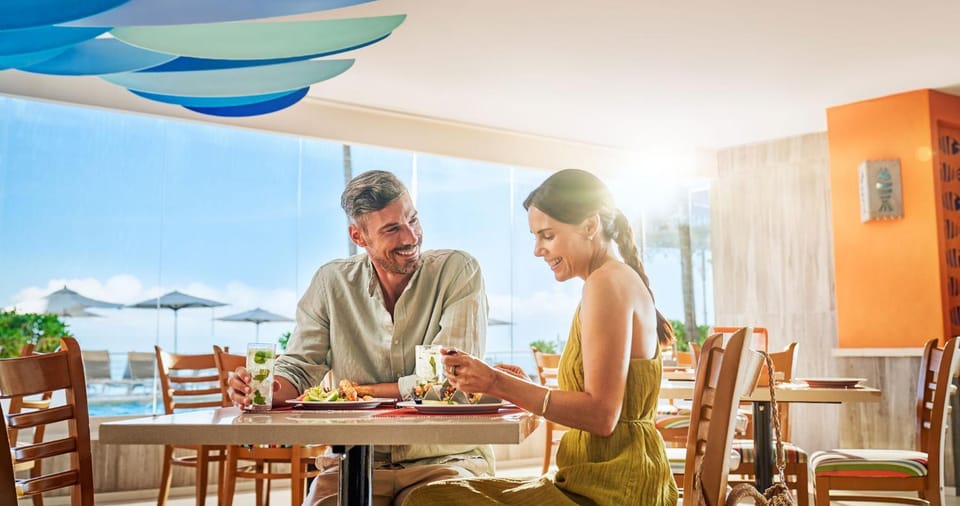 Restaurant/places to eat, People, Food and drinks, Guests