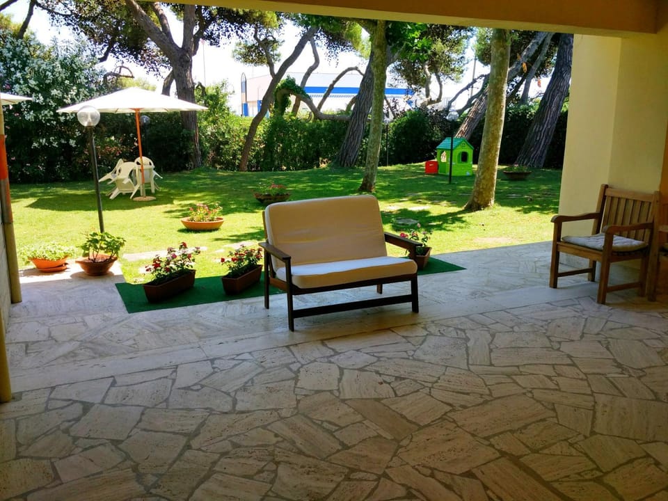 Patio, Garden