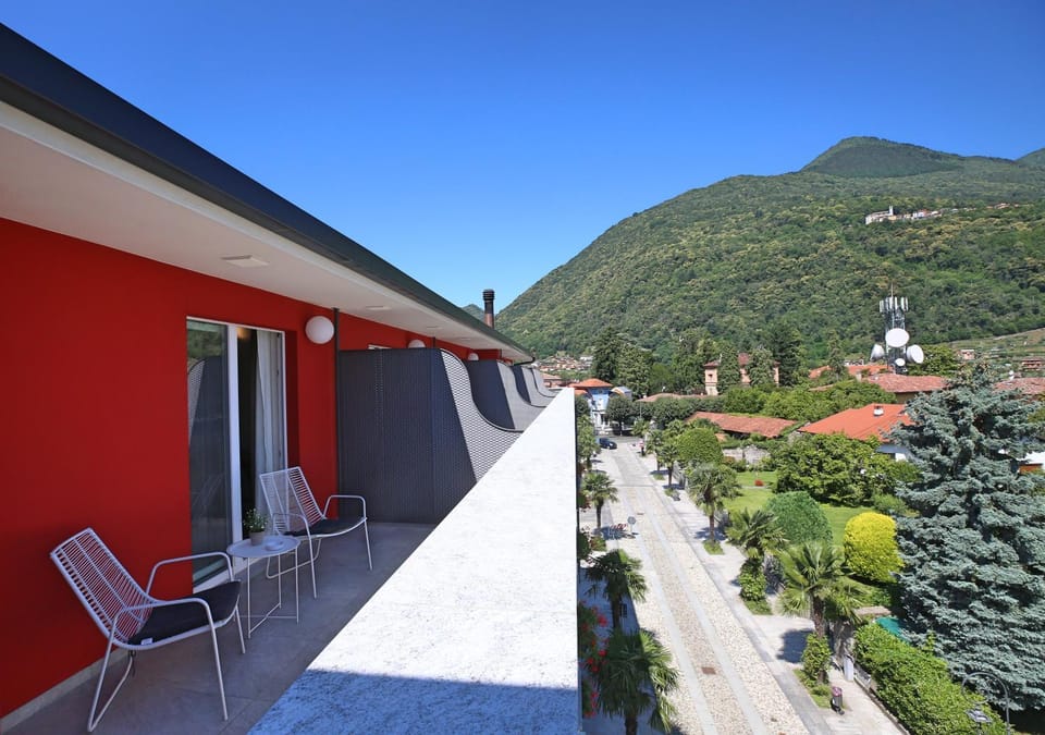 Property building, Spring, Day, Natural landscape, View (from property/room), Balcony/Terrace, Mountain view
