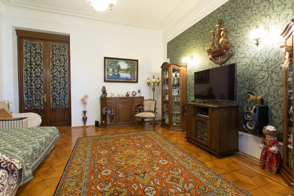 TV and multimedia, Seating area
