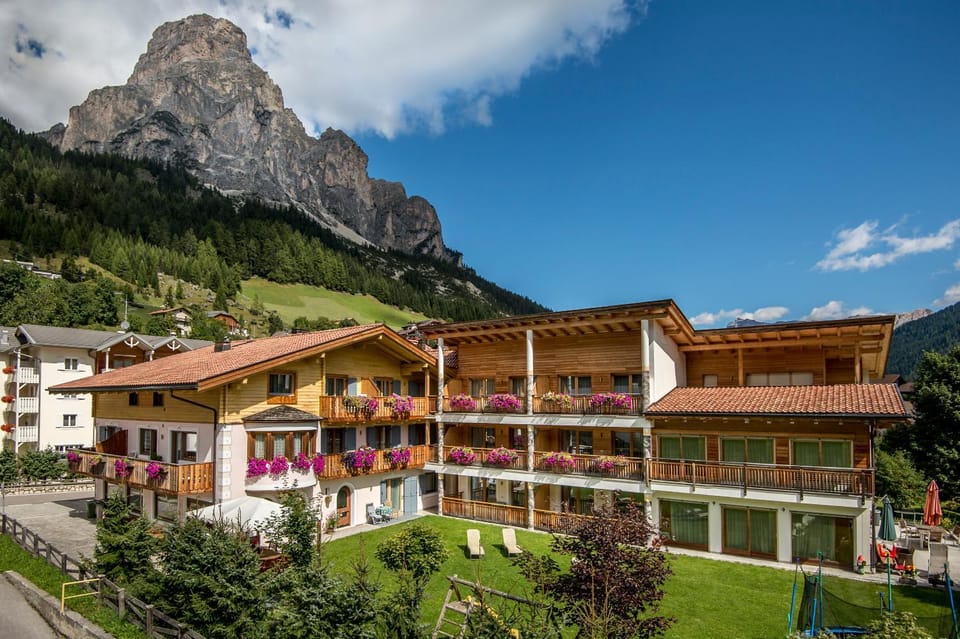 Day, Summer, Garden view, Mountain view, Sunrise