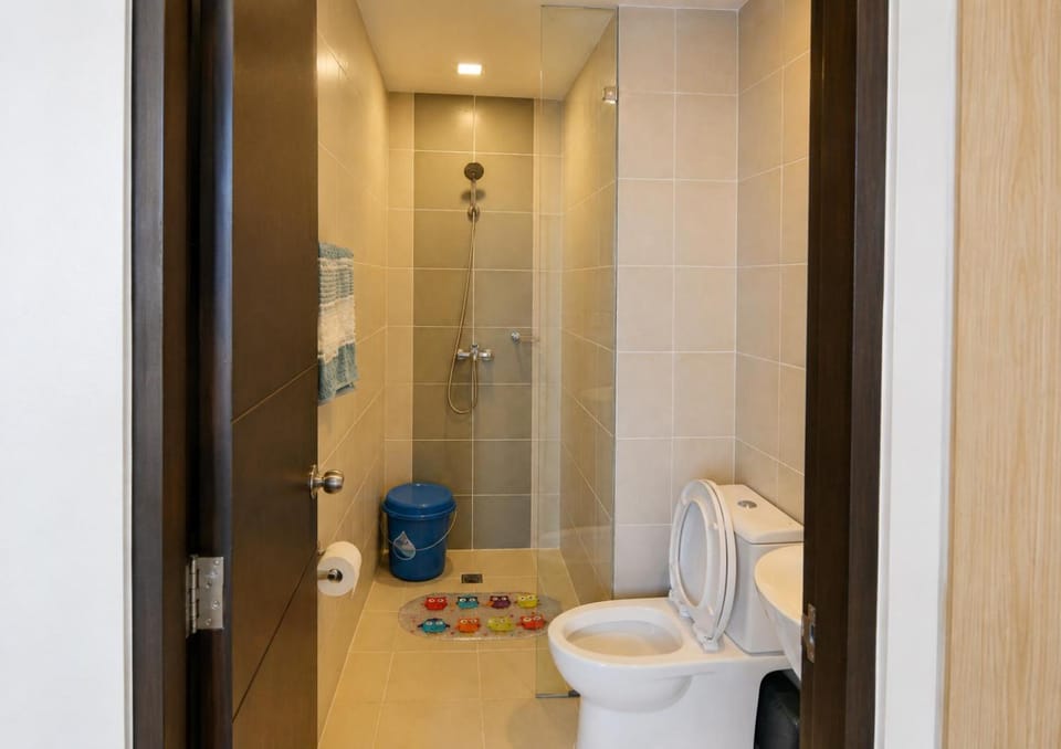 Shower, Toilet, Bathroom