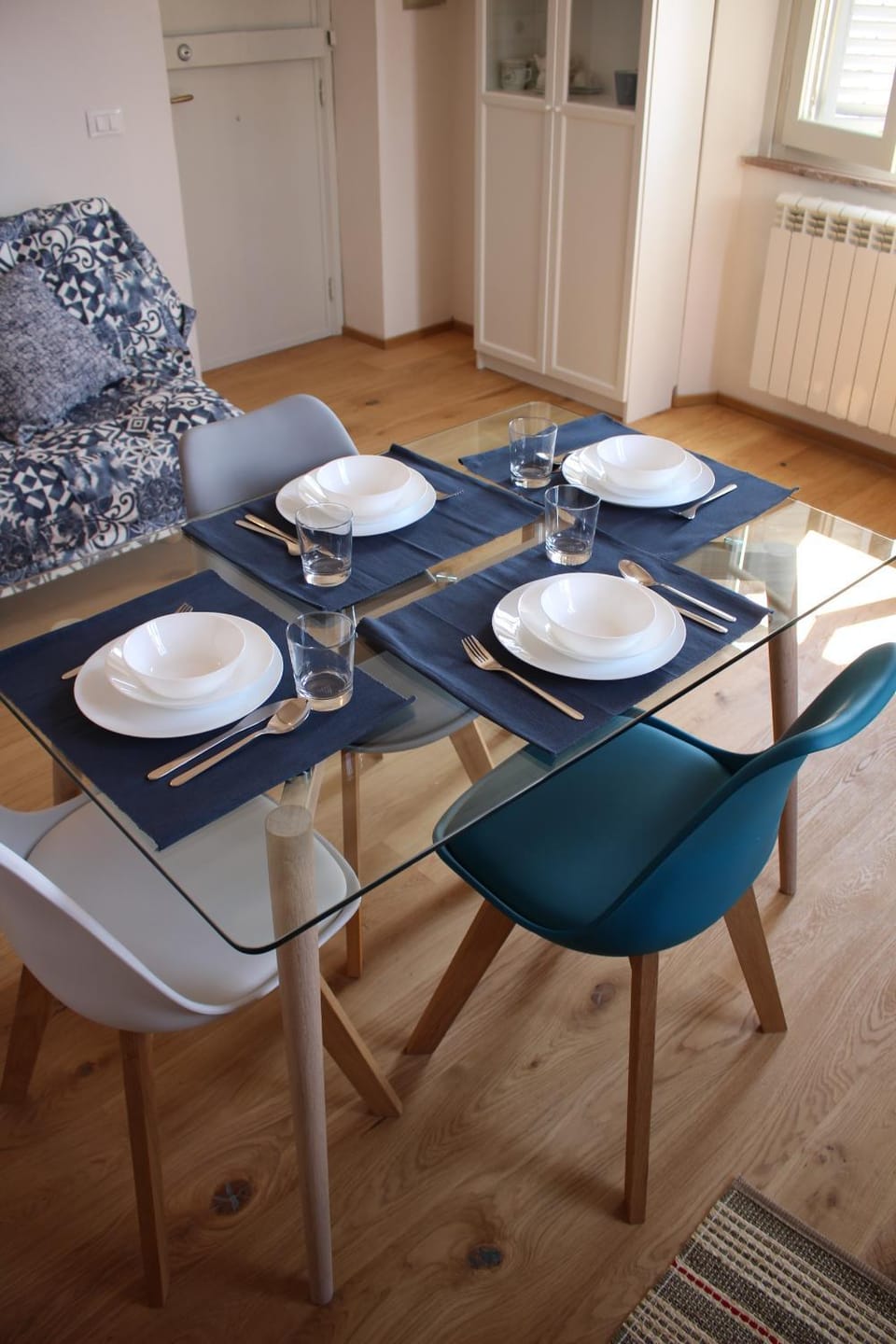 Seating area, Dining area