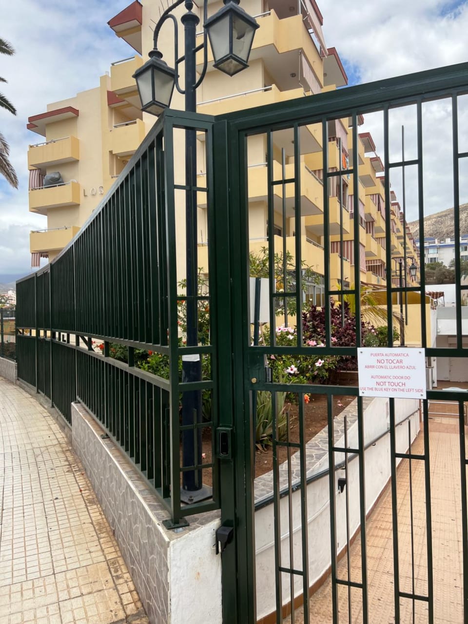 Facade/entrance