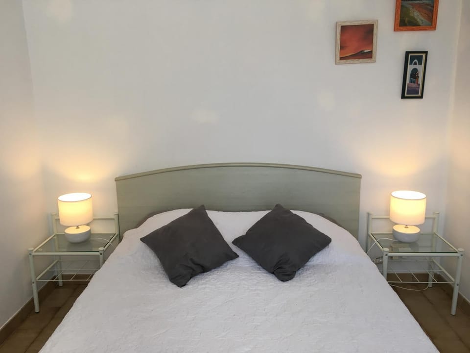 Property building, Photo of the whole room
