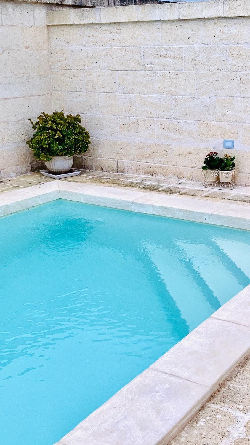 Swimming pool, Swimming pool