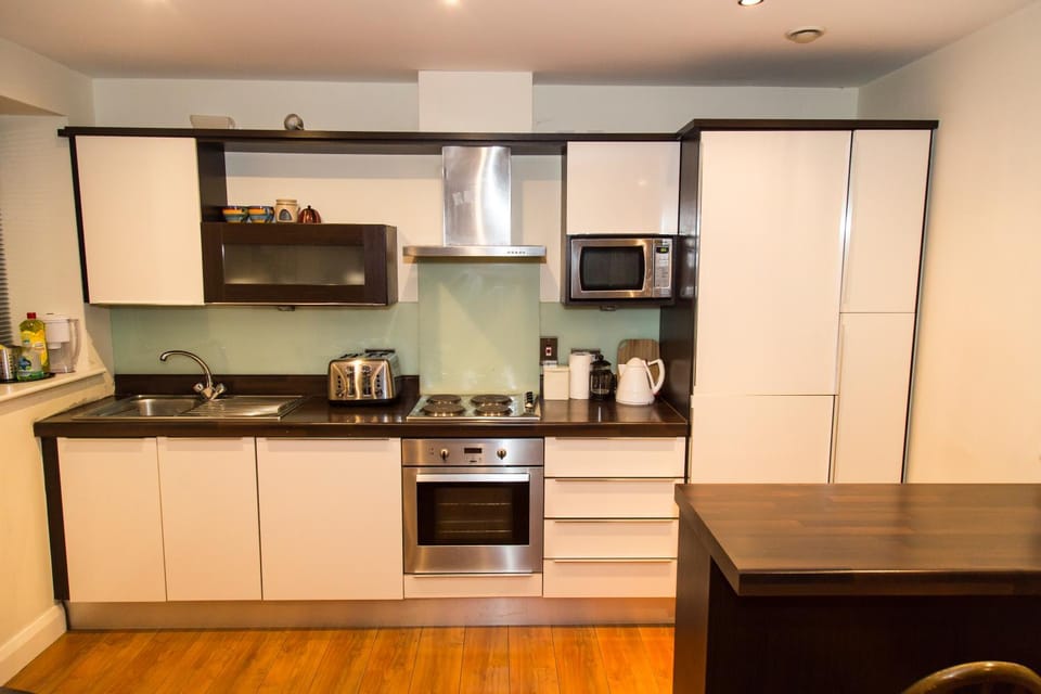 Spacous Dublin Escape 3BR Ensuited Free Parking Apartment in Dublin