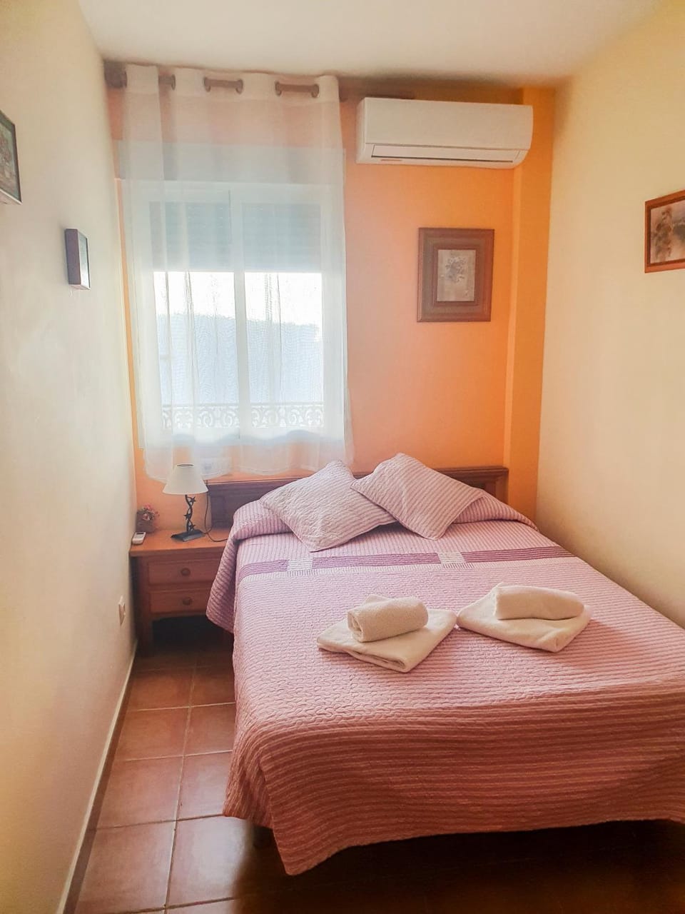 Bed, Photo of the whole room, Bedroom, towels, air conditioner