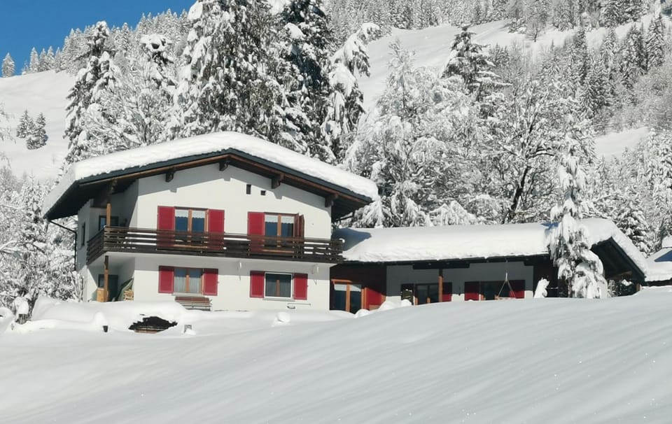 Property building, Off site, Winter, Balcony/Terrace, On site