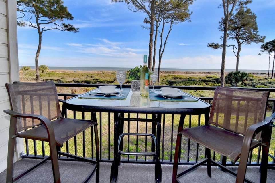 Million Dollar Oceanfront View Apartment in South Forest Beach