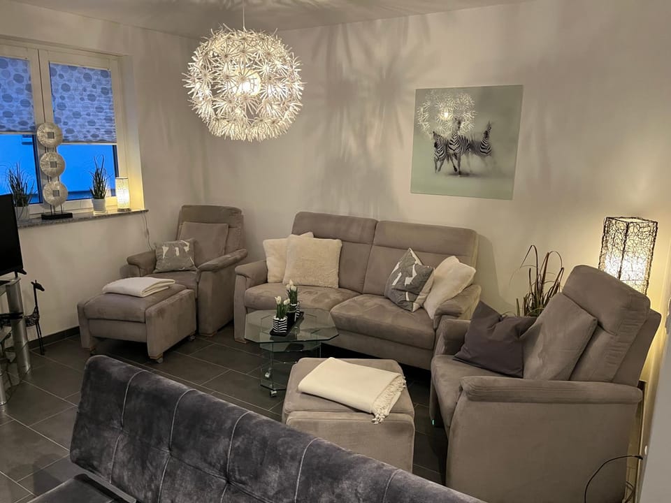 Living room, Seating area