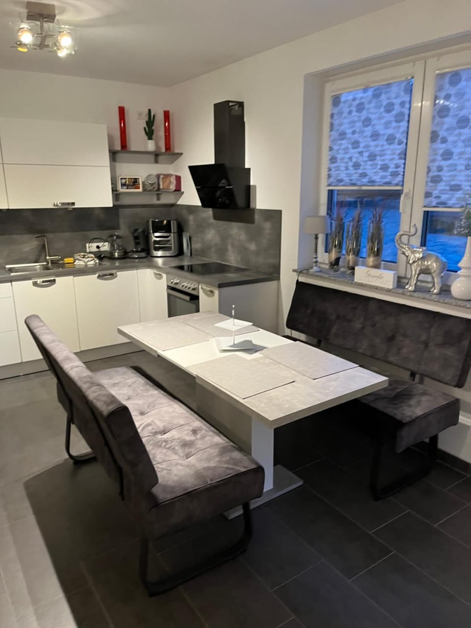 Kitchen or kitchenette, Dining area, minibar, pet friendly, stove