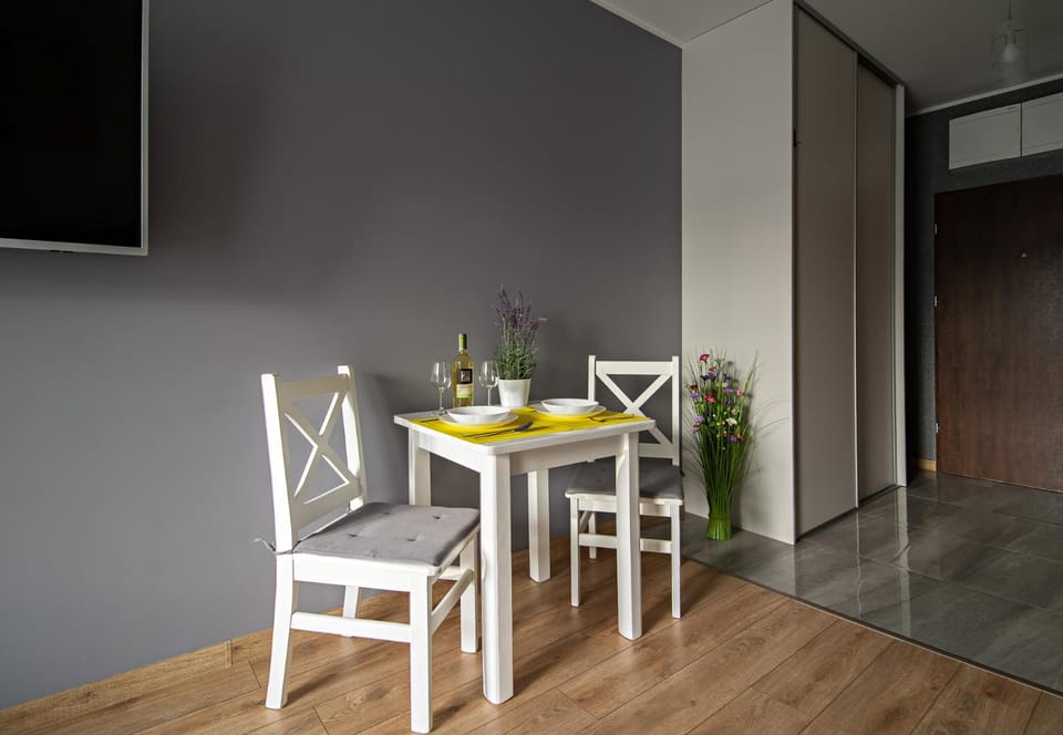Apartament Więckowski - Apartamentylove, Prywatny Garaż podziemny, Centrum, Self Chech - in, F-VAT Apartment in Masovian Voivodeship