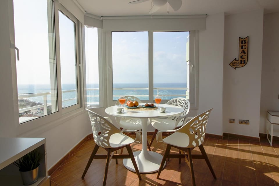 Coffee/tea facilities, Balcony/Terrace, Seating area, Dining area