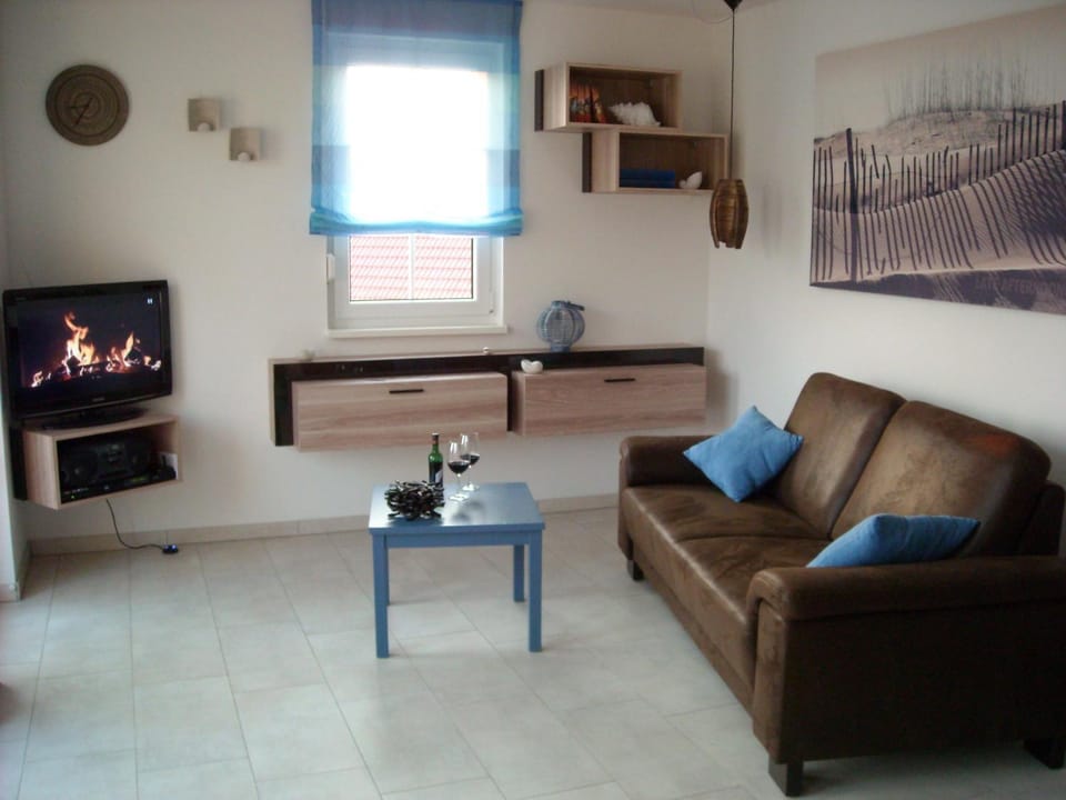 Living room, Photo of the whole room, Seating area