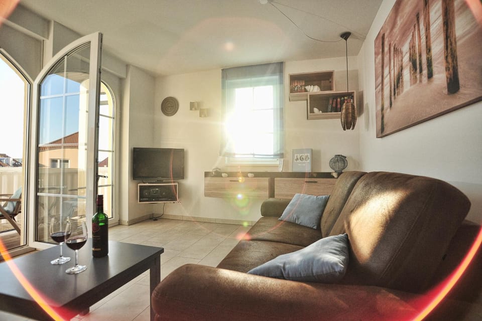 Living room, Photo of the whole room, Seating area