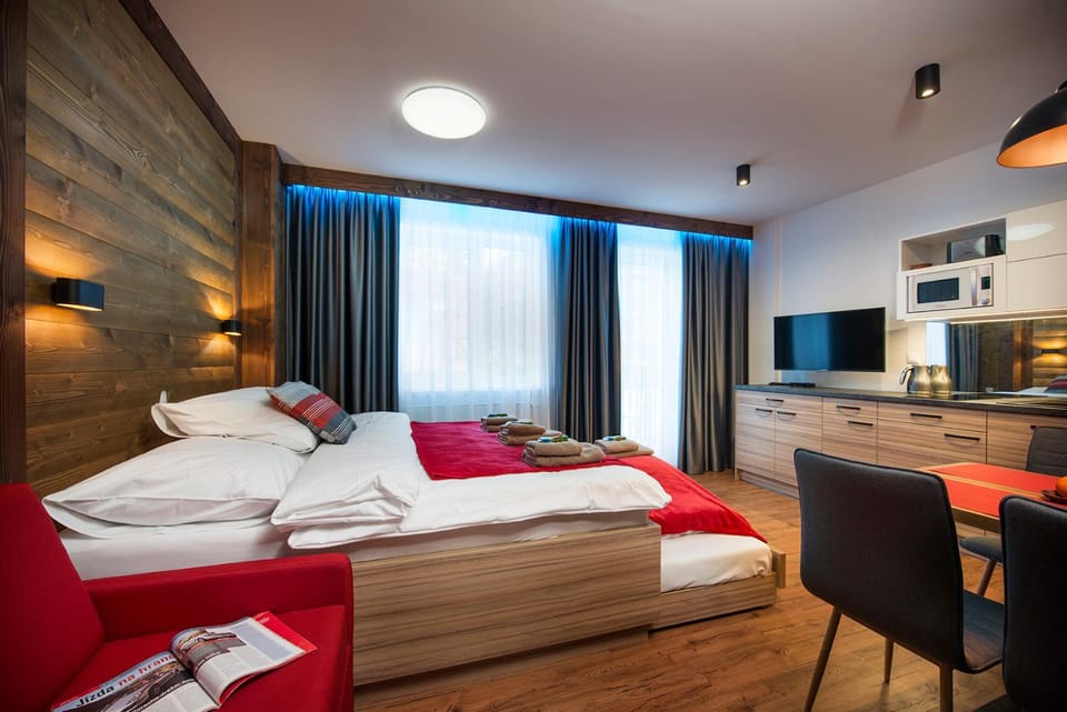 Spring, Day, Winter, Summer, TV and multimedia, Coffee/tea facilities, Kitchen or kitchenette, Living room, Photo of the whole room, Decorative detail, Seating area, Dining area, Bedroom, Autumn, On site, Area and facilities