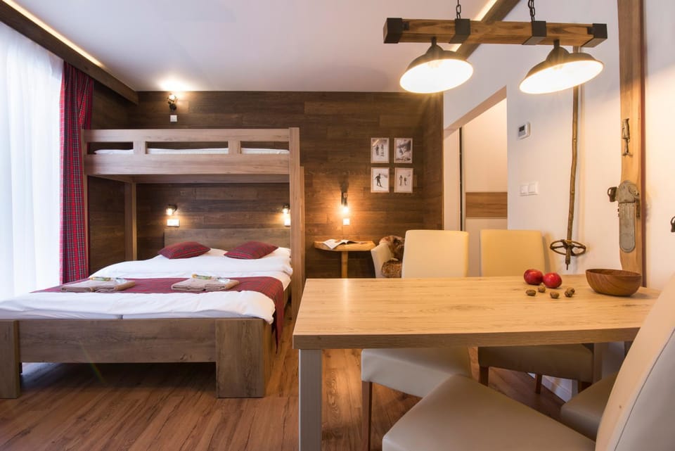Photo of the whole room, bunk bed