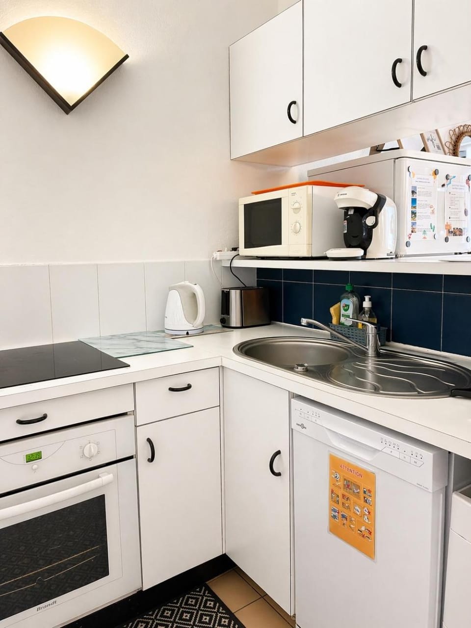 Studio cabine pied dans l eau climatisé, parking et wifi haut débit Cabin in Canet-en-Roussillon