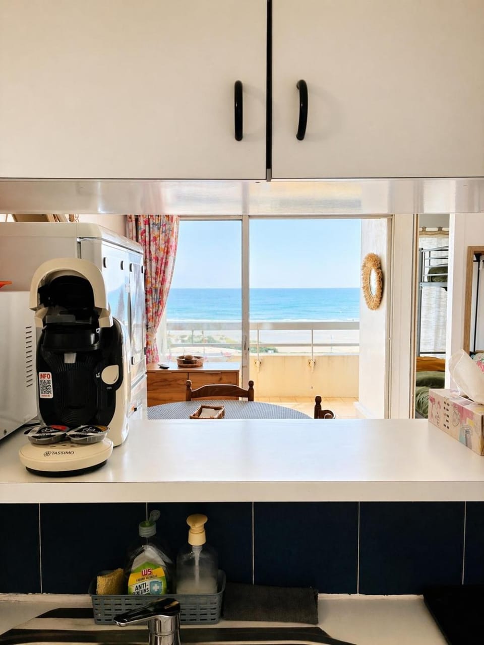 Studio cabine pied dans l eau climatisé, parking et wifi haut débit Cabin in Canet-en-Roussillon