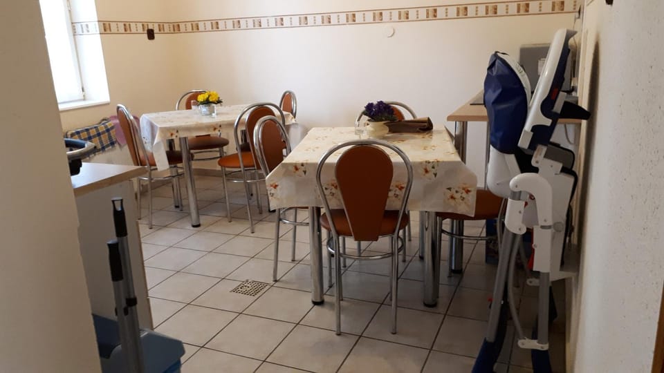 Dining area, Communal kitchen