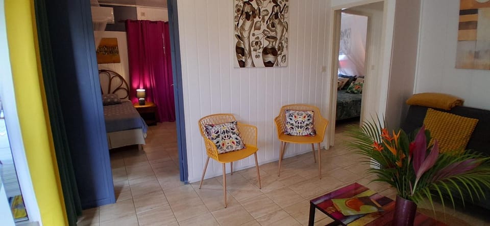 Les Gites Capra - Papaye House in Bouillante