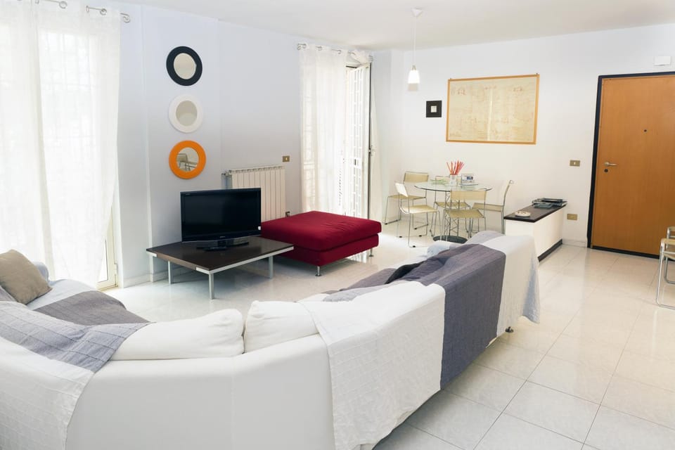 Communal lounge/ TV room, TV and multimedia, Evening entertainment