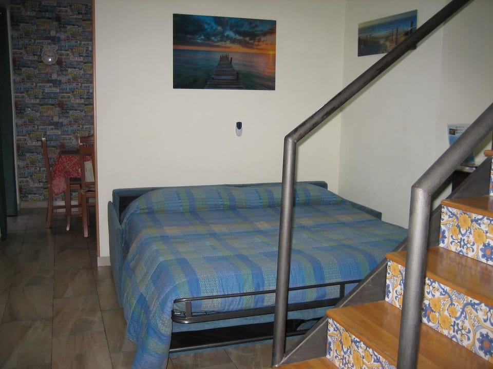 Bed, Living room